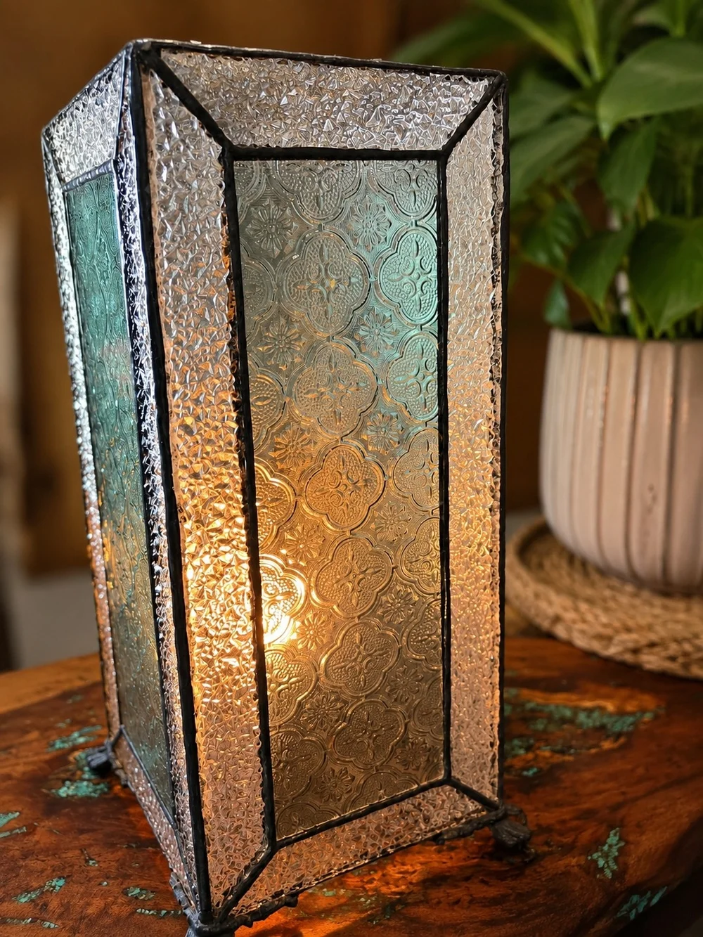 Vintage Stained Glass Table Lamp Lantern Accent Light – Textured Glass Panels
